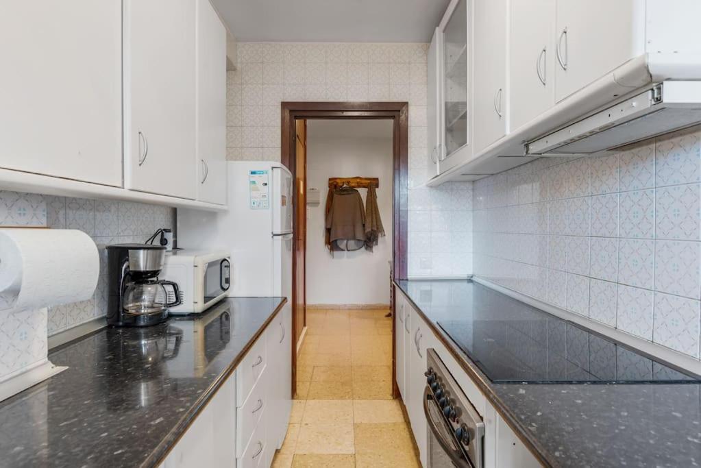 Central Beach Apartment With Free Parking And Pool Marbella Zewnętrze zdjęcie