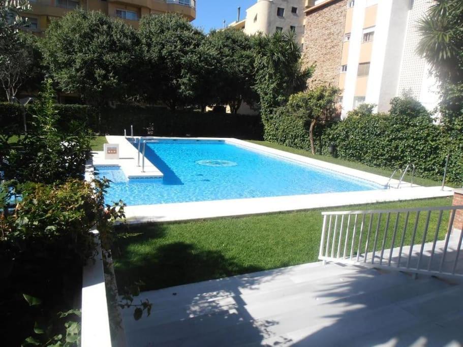 Central Beach Apartment With Free Parking And Pool Marbella Zewnętrze zdjęcie
